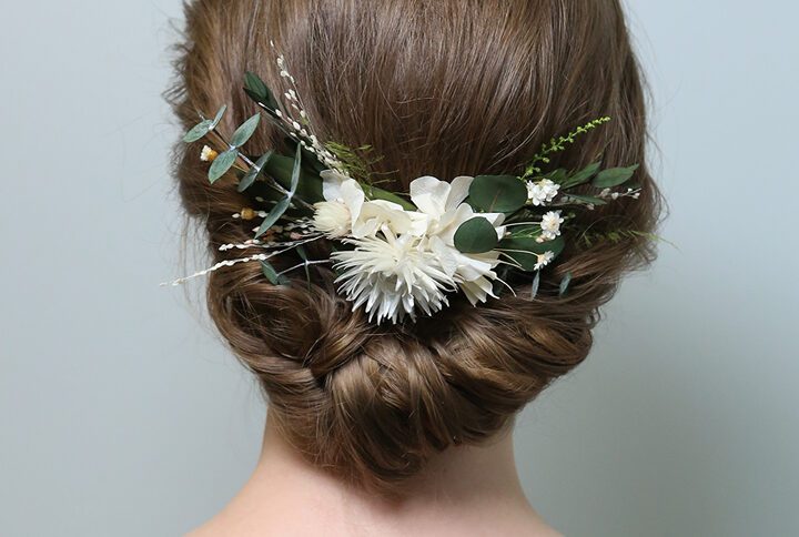 Bridal Haircomb made with naturally preserved white Stobe hydrangea flower