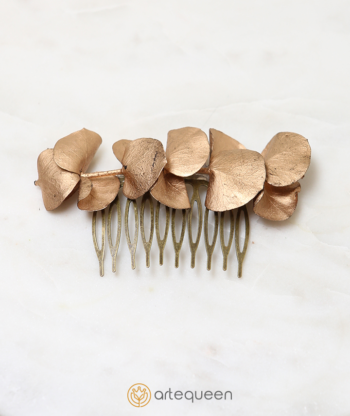 Bridral haircomb made with naturally preserved greenery flower