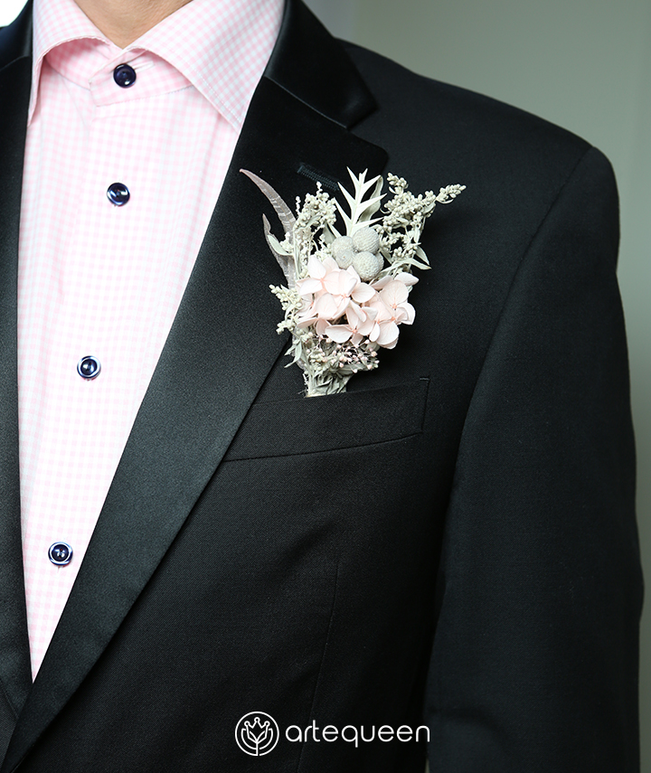 Natural Groom's floral wedding grey solidago flower boutonniere