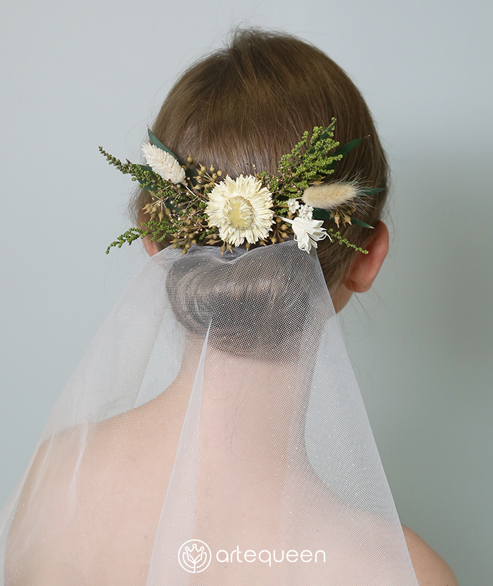 Bridal haircomb made with naturally preserved strawberry greenery flower