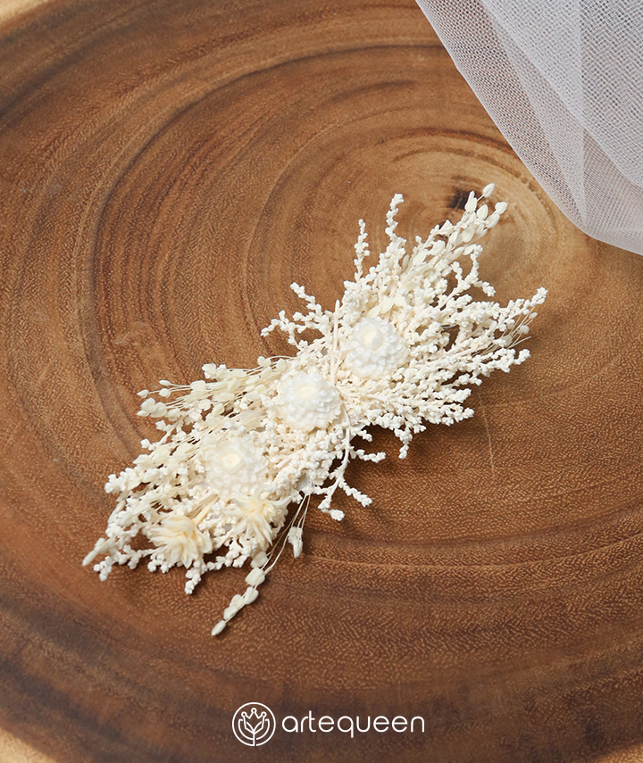 Bridal Haircomb made with naturally preserved white ivory stoebe bridal flowers