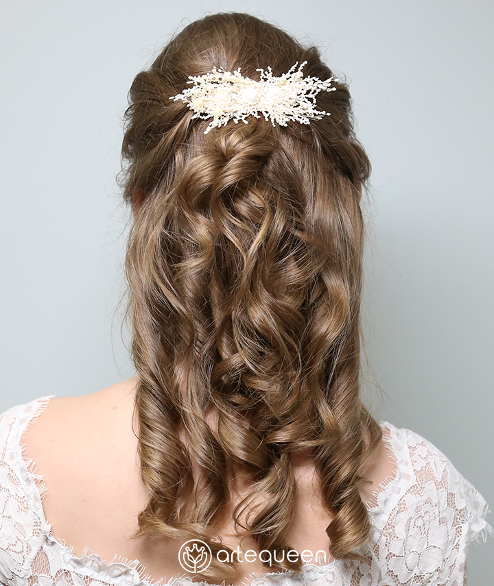 Bridal Haircomb made with naturally preserved white ivory stoebe bridal flowers